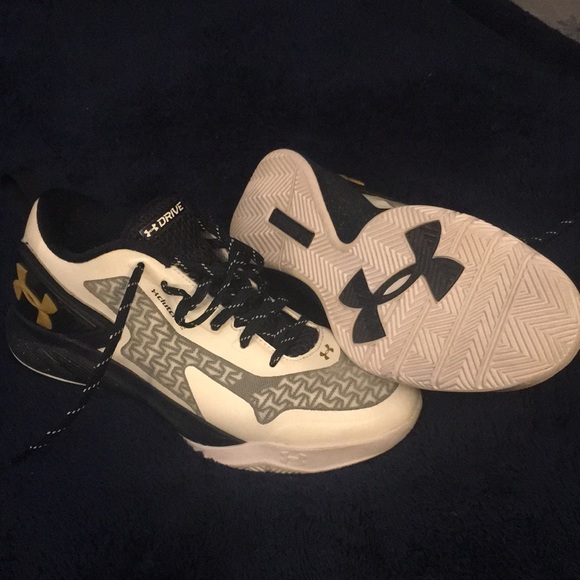 Under Armour Shoes Under Armour Charged Basketball Shoes Poshmark